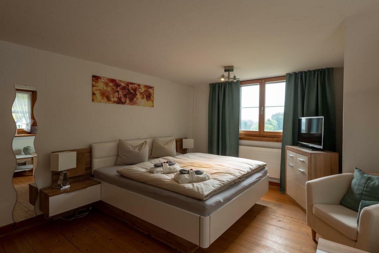 Landgasthof Farnsburg Ormalingen エクステリア 写真
